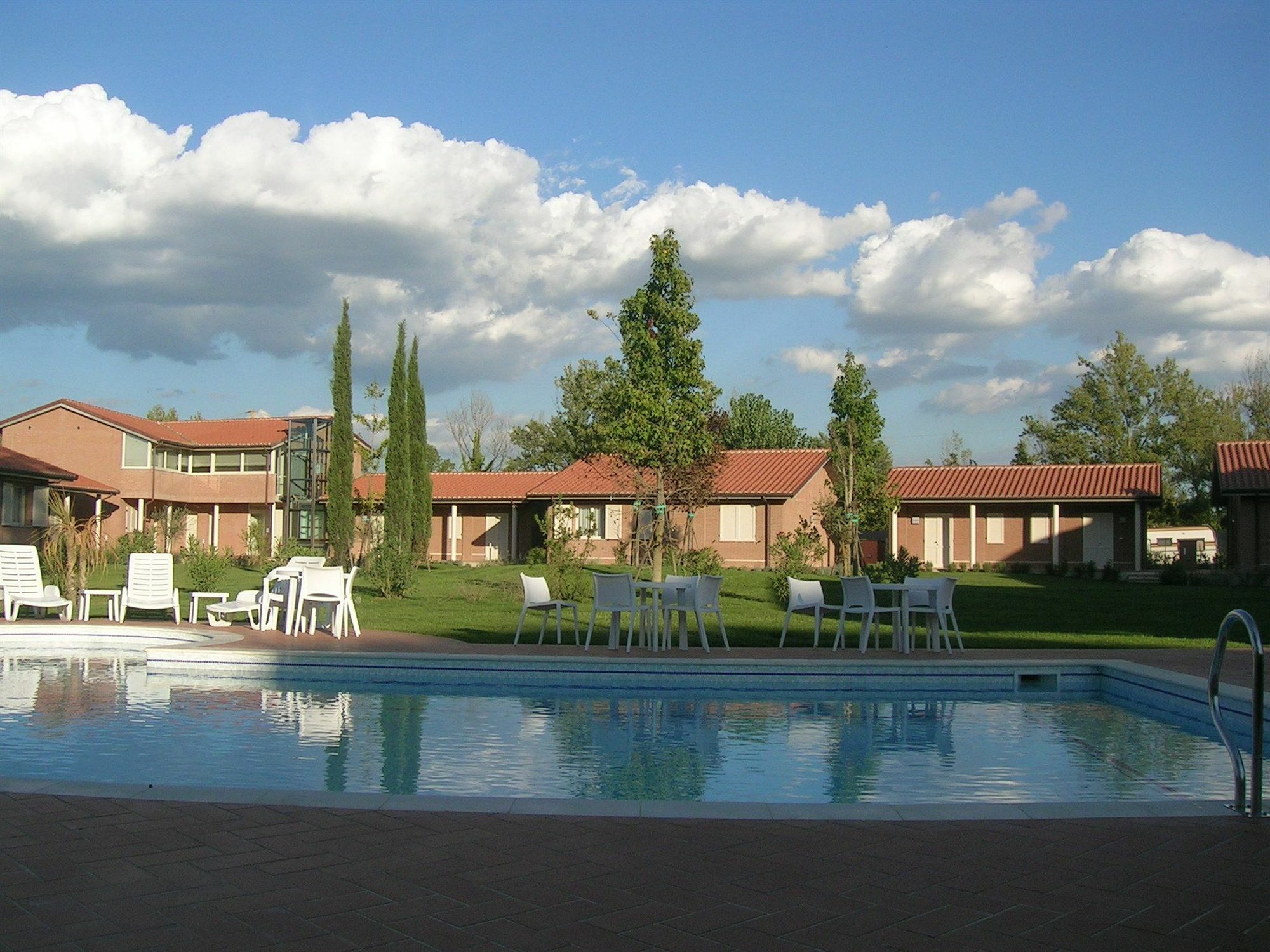 San Rossore Apartahotel 2*